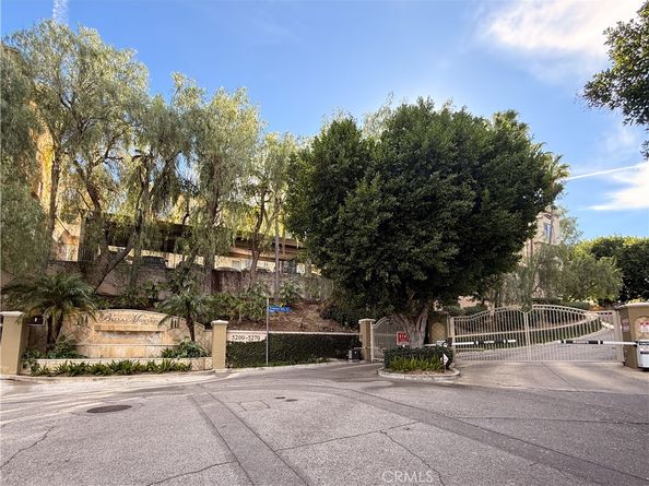 5220 Premiere Hills 221, Woodland Hills CA 91364