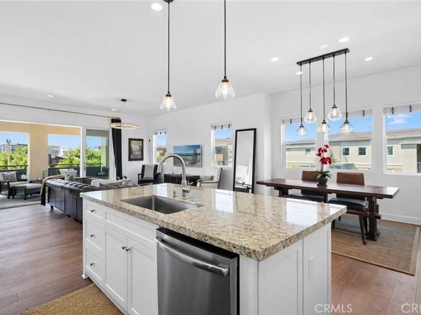 251 Follyhatch, Irvine CA 92618