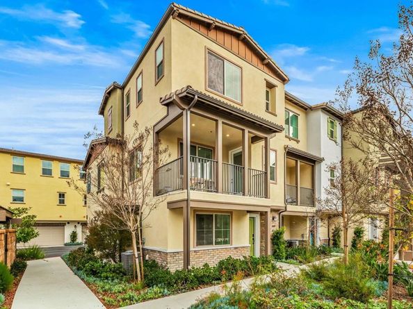 1609 Holly Leaf Way, Oceanside CA 92056