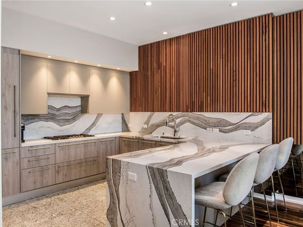 900 W Olympic Boulevard 38D, Los Angeles CA 90015