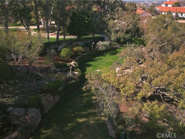 1875 La Cuesta, North Tustin CA 92705