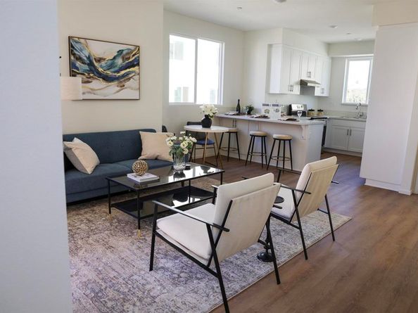 422 Creekside Circle, San Diego CA 92114