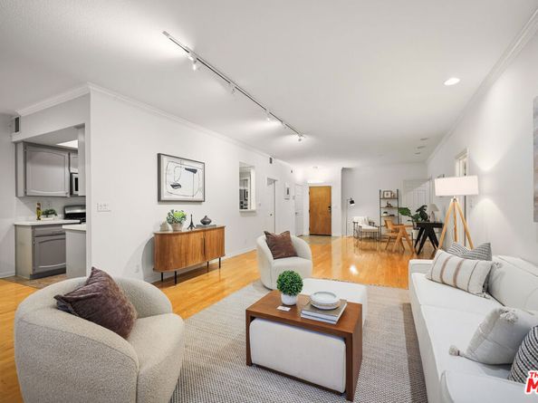 11737 Darlington Avenue 104, Los Angeles CA 90049