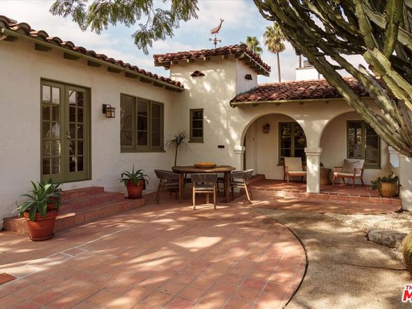 2439 Ronda Vista Drive, Los Angeles CA 90027