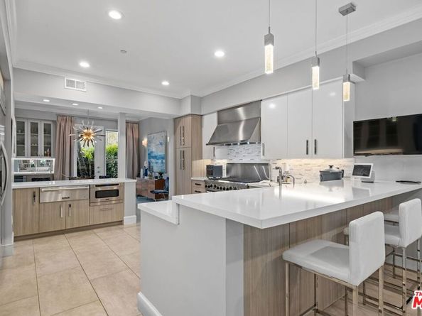 6099 S Seabluff Drive, Los Angeles CA 90094