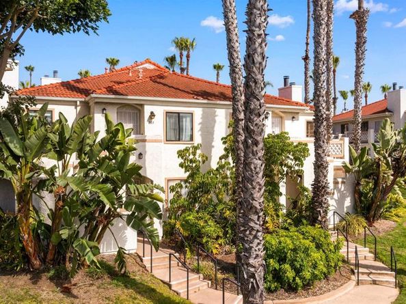 9302 Twin Trails Dr 204, San Diego CA 92129