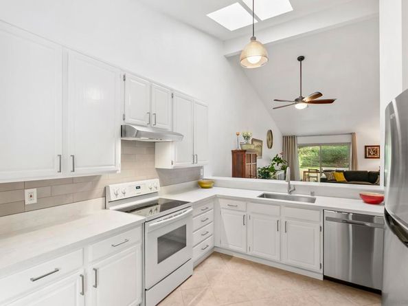 17909 Avenida Alozdra, San Diego CA 92128