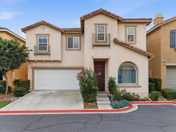 465 Ashbourne Gln, Escondido CA 92027