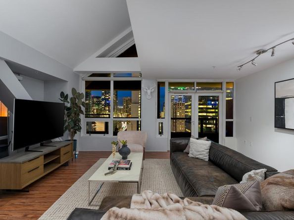 350 W Ash St 1207, San Diego CA 92101