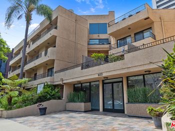 1633 S Bentley Avenue