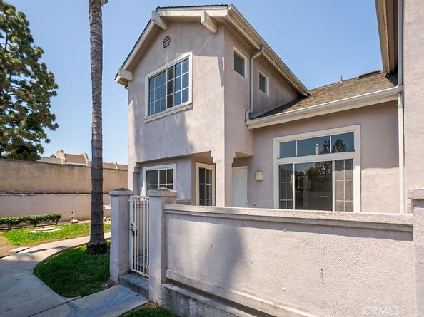 820 W Compton 24, Compton CA 90220