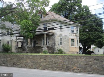 222 E North Lane