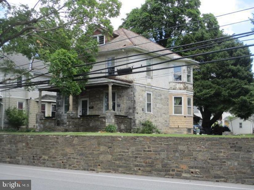 222 E North Lane, Conshohocken PA 19428