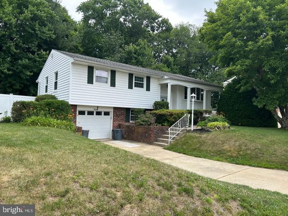 865 Morefield Road, Philadelphia PA 19115