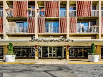 800 4TH Street SW