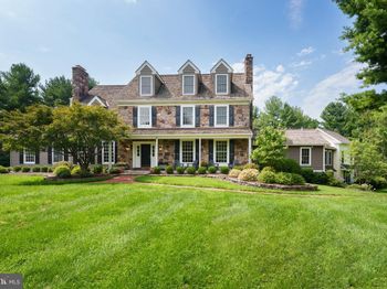 12 Crestwood Circle