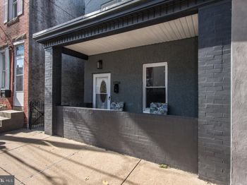 2736 Ash Street