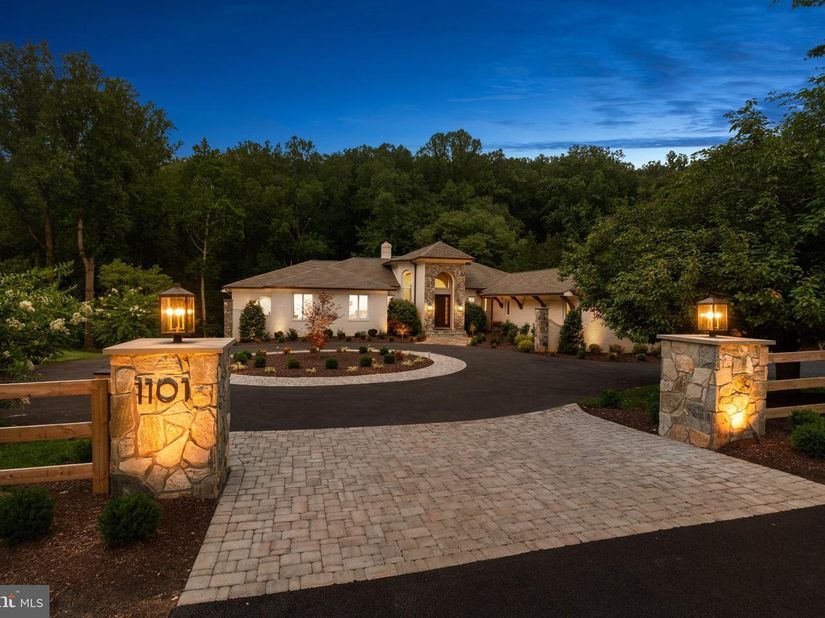 1101 Leigh Mill Road, Great Falls VA 22066