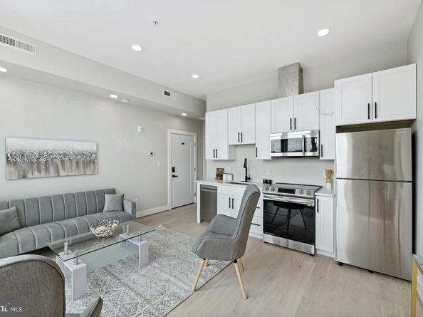 2213 M Street NE 7, Washington DC 20002