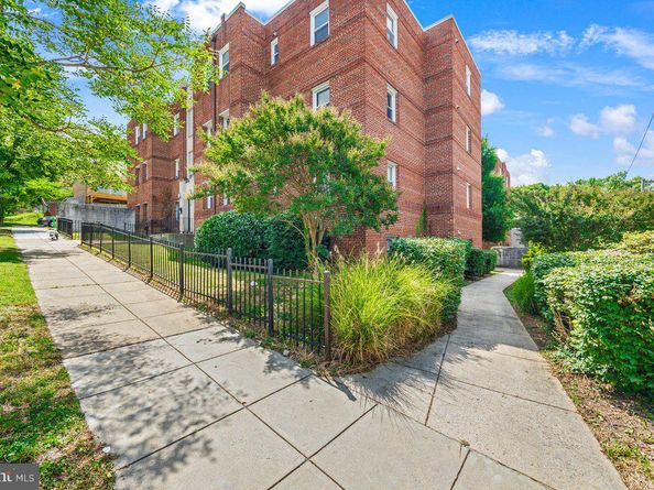 1800 28TH Place SE 2, Washington DC 20020
