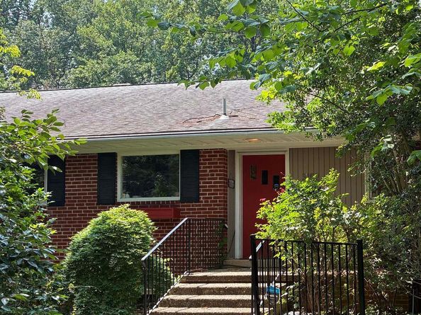 3152 Holmes Run Road, Falls Church VA 22042