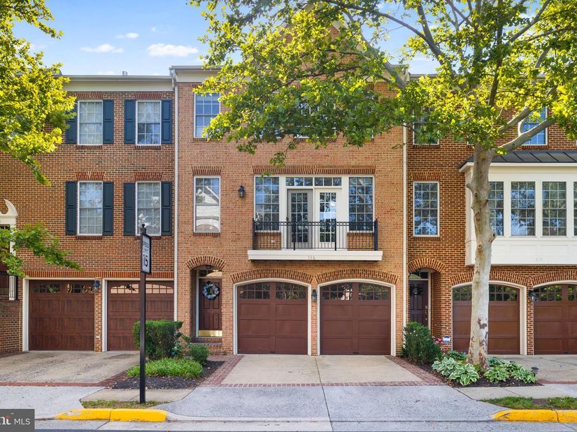 116 Herndon Mill Circle, Herndon VA 20170