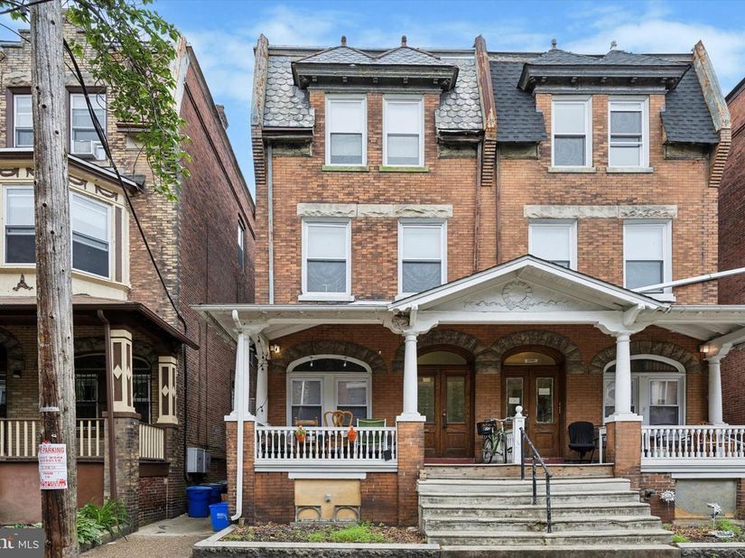 222 Buckingham Place, Philadelphia PA 19104