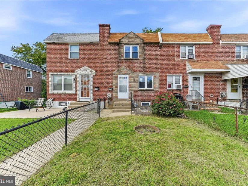 1976 Carter Road, Folcroft PA 19032
