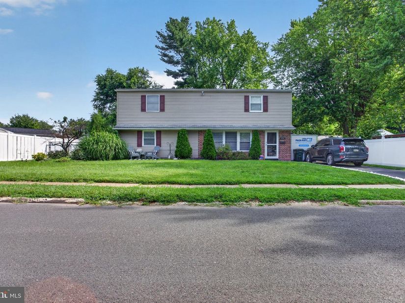 2741 Fernwood Avenue, Abington PA 19001