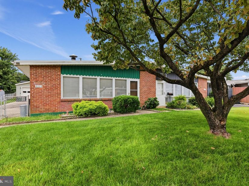 9325 Trout Road, Philadelphia PA 19115