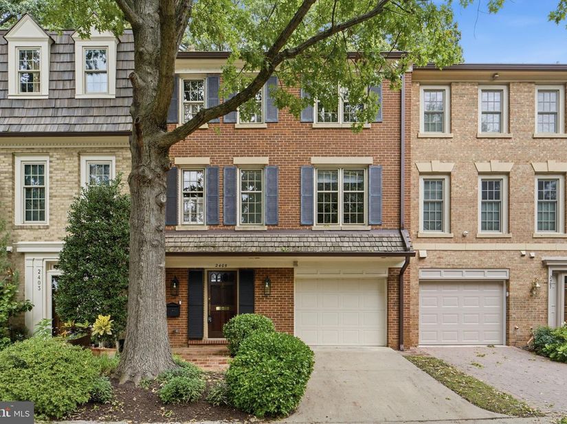 2405 S Queen Street, Arlington VA 22202
