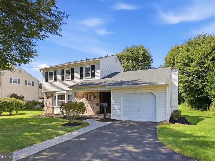 884 Stirrup Lane, Warrington PA 18976