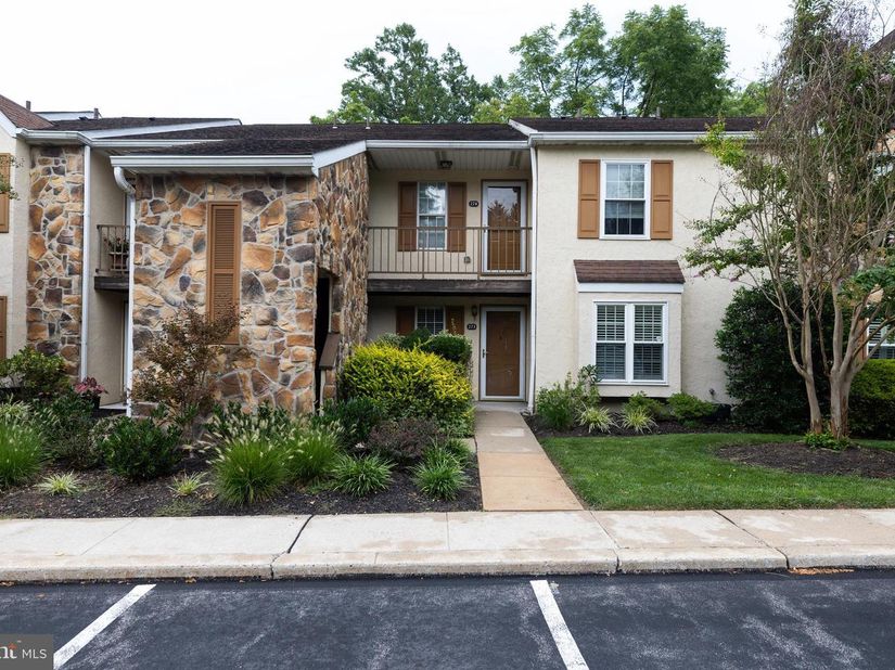 274 Valley Stream Lane, Wayne PA 19087