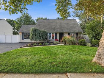105 Queen Lily Road