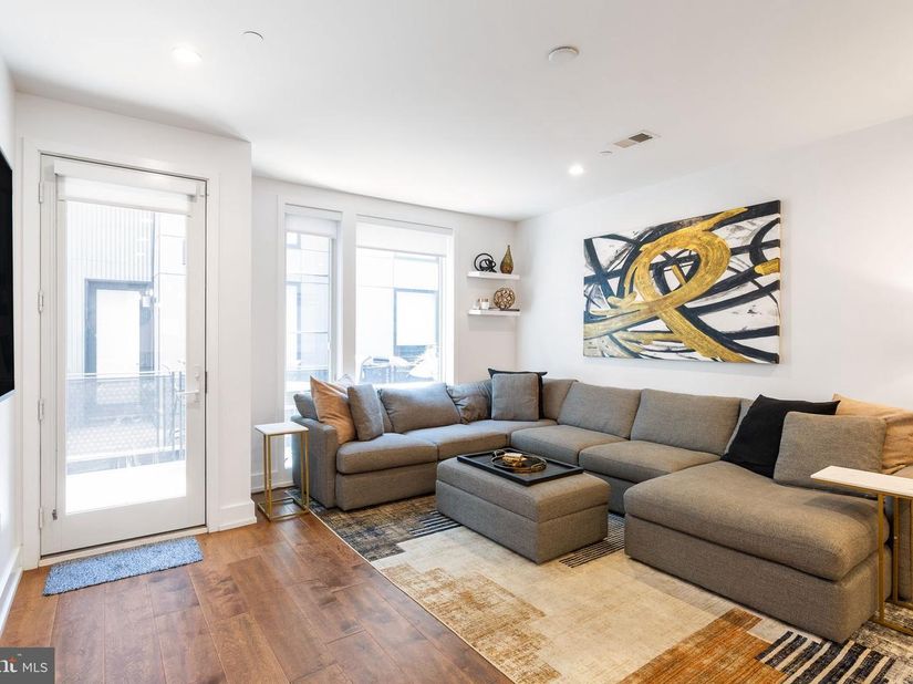 1759 Waterloo Street, Philadelphia PA 19122