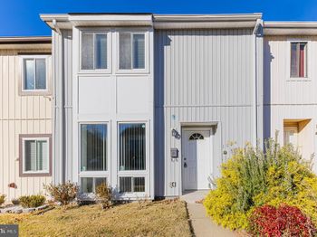 1024 Queens Court