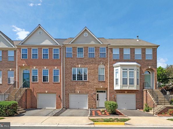 21491 Southern Magnolia Square, Sterling VA 20164