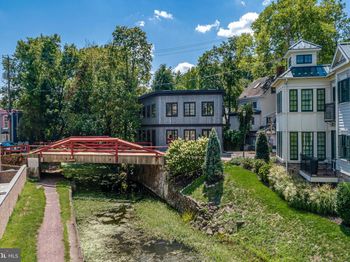 27 W Mechanic Street