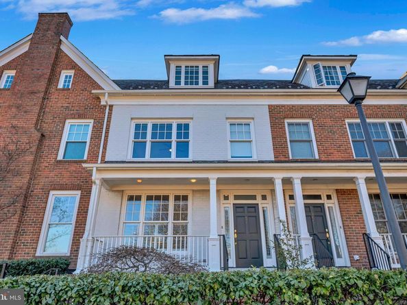 957 Powhatan Street, Alexandria VA 22314