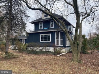 306 W Magnolia Avenue