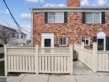 1435 N Van Dorn Street