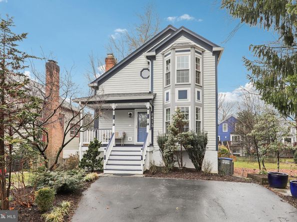 8413 Hollis Lane, Vienna VA 22182