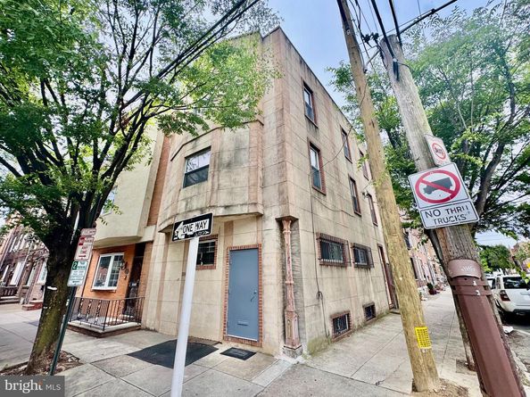 1000 S 6TH Street, Philadelphia PA 19147