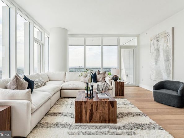 301 S Broad 2202, Philadelphia PA 19107