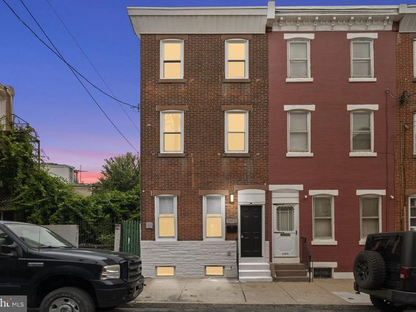 2571 Coral Street, Philadelphia PA 19125