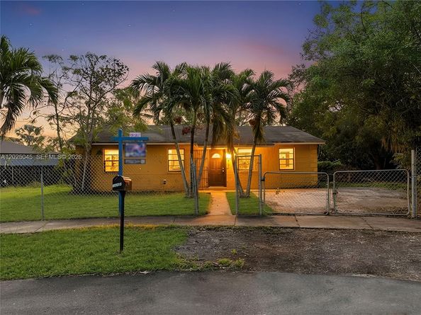 1664 SW 2nd Court, Homestead FL 33030