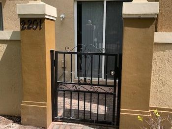 2905 Hidden Hills Road