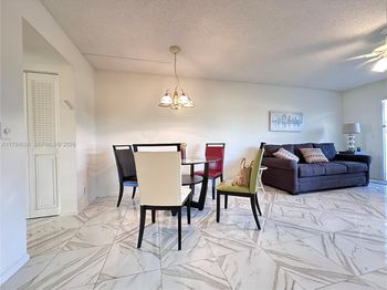 569 N Fanshaw