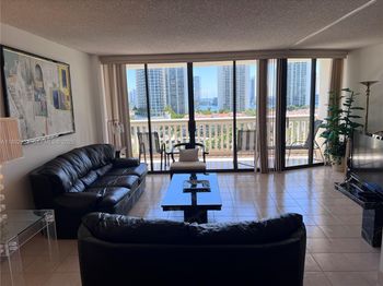 1000 Island Boulevard