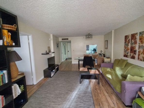 103 Royal Park Drive 3b, Oakland Park FL 33309